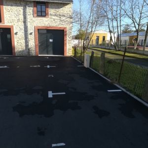 cabinet et places de parking 17 et 18